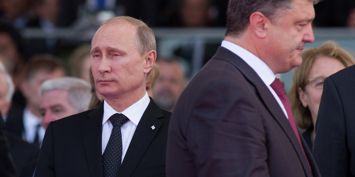Путин и Порошенко обсудили прекращение боевых действий на юго-востоке Украины Путин и Порошенко обсудили прекращение боевых действий на юго-востоке Украины