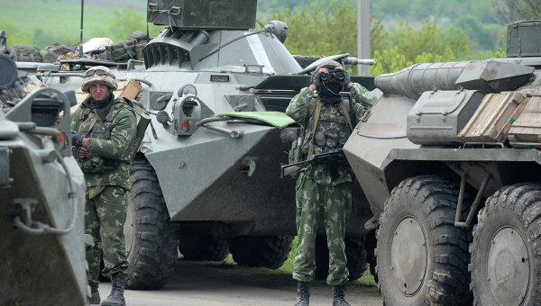 Оружие и надзиратели для украинской армии Оружие и надзиратели для украинской армии