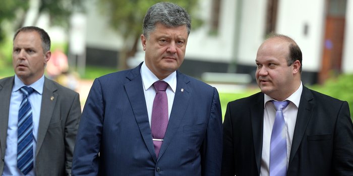 Порошенко хочет создать буферную зону на границе с Россией Порошенко хочет создать буферную зону на границе с Россией