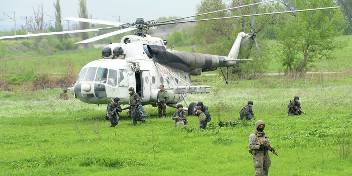 На борту сбитого под Славянском вертолета Ми-8 были офицеры СБУ На борту сбитого под Славянском вертолета Ми-8 были офицеры СБУ
