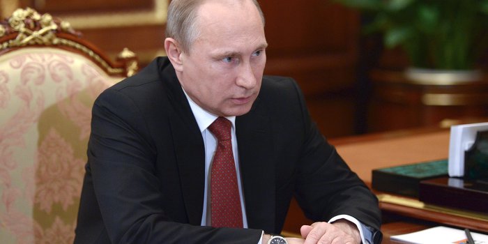 Путин объяснил нежелание ополченцев сложить оружие Путин объяснил нежелание ополченцев сложить оружие