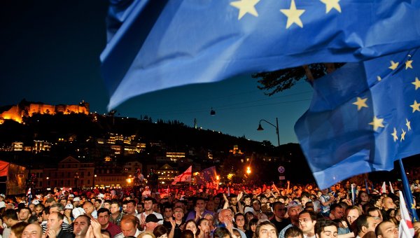 Украина — принуждение к союзу, Евразия — свободный выбор союза Украина — принуждение к союзу, Евразия — свободный выбор союза