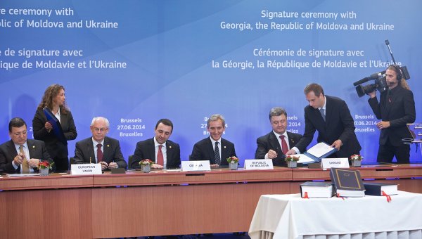 Украина — принуждение к союзу, Евразия — свободный выбор союза Украина — принуждение к союзу, Евразия — свободный выбор союза