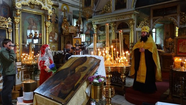 Монахи благословили воинов Новороссии Монахи благословили воинов Новороссии