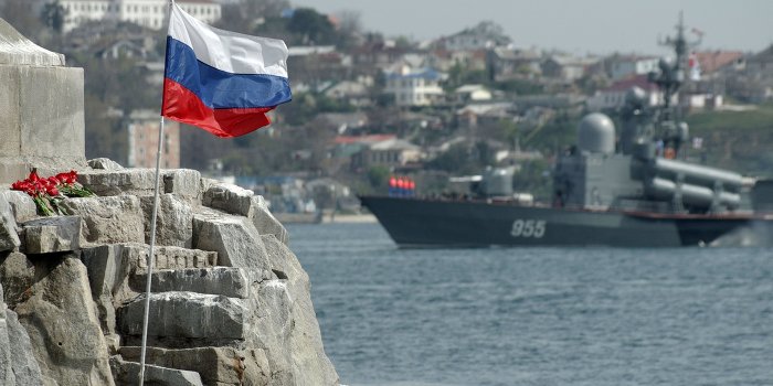 В Крыму первые контрактники приняли российскую присягу В Крыму первые контрактники приняли российскую присягу