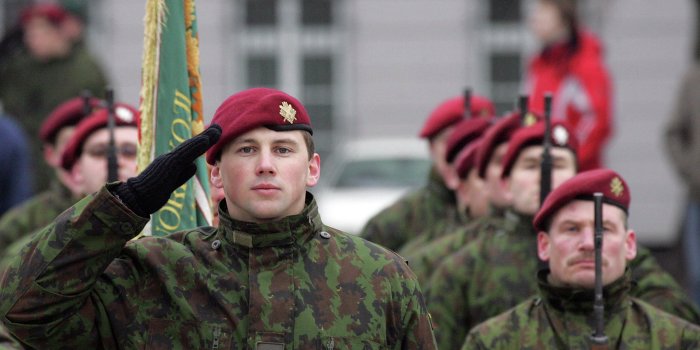 Солдат НАТО приглашают воевать на Юго-Восток Солдат НАТО приглашают воевать на Юго-Восток