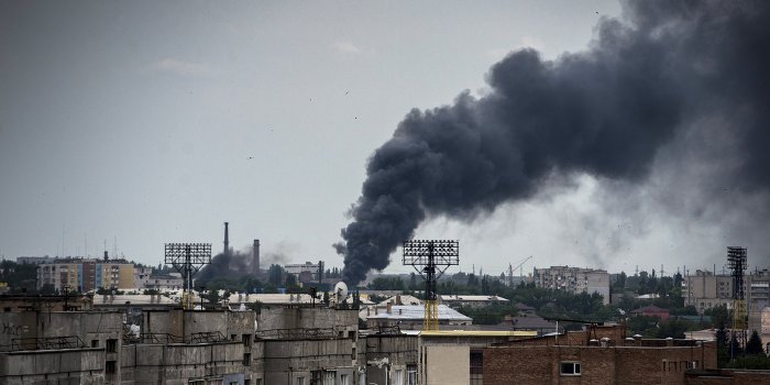 Украинская армия разбомбила школу, пережившую Великую Отечественную войну Украинская армия разбомбила школу, пережившую Великую Отечественную войну