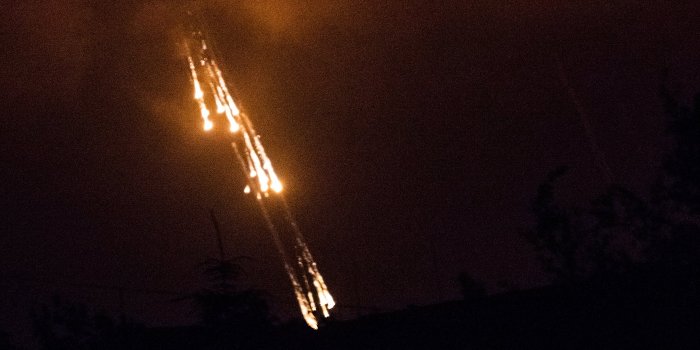 Каратели ударили по Лисичанску запрещенным оружием Каратели ударили по Лисичанску запрещенным оружием