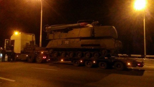 Украинские военные прячут «БУК», атаковавший Boeing Украинские военные прячут «БУК», атаковавший Boeing