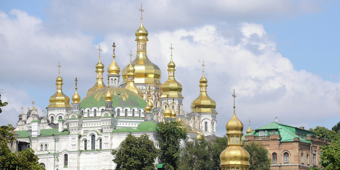 Украинская православная церковь просит защитить Лавру от радикалов