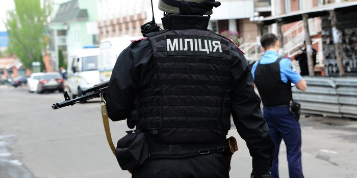 Милиция разогнала солдатских матерей в Николаеве Милиция разогнала солдатских матерей в Николаеве