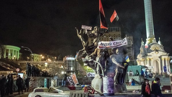 По указанию Турчинова украинцы приравнены к нацистам По указанию Турчинова украинцы приравнены к нацистам
