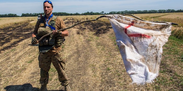 Окруженные под Луганском силовики хотят сдаться