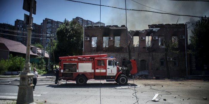 В луганскую больницу попало шесть снарядов В луганскую больницу попало шесть снарядов
