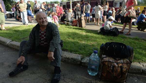 Киеву поставлена задача перегрузить Россию беженцами