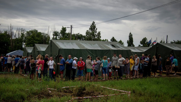 Киеву поставлена задача перегрузить Россию беженцами