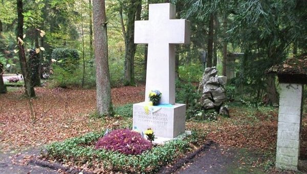 В Германии взорвали могилу Бандеры