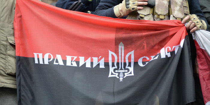 «Правый сектор» снова едет в Киев