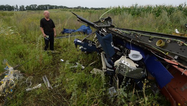 Родственники погибших пассажиров Боинга-777 подают в суд на Украину Родственники погибших пассажиров Боинга-777 подают в суд на Украину