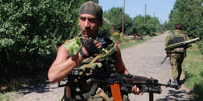 Под Донецком ополченцы взяли в окружение девять  тысяч украинских солдат