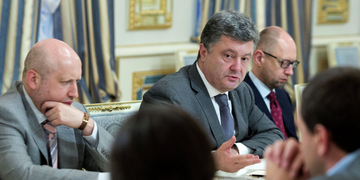 Немецкое издание der Freitag: Порошенко – военный преступник Немецкое издание der Freitag: Порошенко – военный преступник
