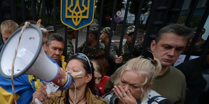 Окруженные каратели хотят заручиться поддержкой киевлян