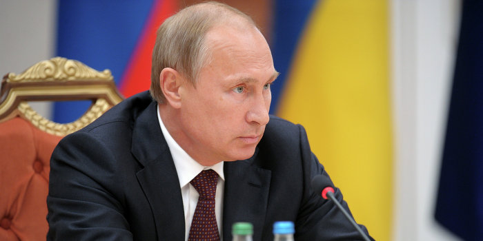 Путин: нужно начать восстанавливать инфраструктуру Донбасса Путин: нужно начать восстанавливать инфраструктуру Донбасса