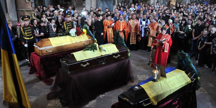 Украина не будет бесплатно хоронить участников «АТО» Украина не будет бесплатно хоронить участников «АТО»