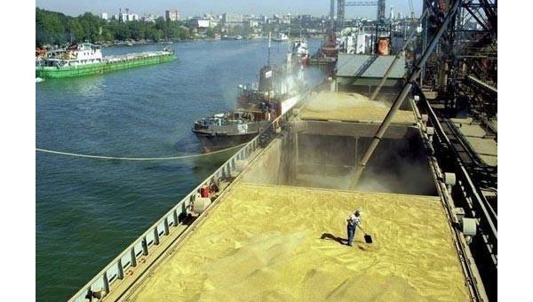 Из Мариуполя экстренно вывозят стратегические запасы зерна Из Мариуполя экстренно вывозят стратегические запасы зерна