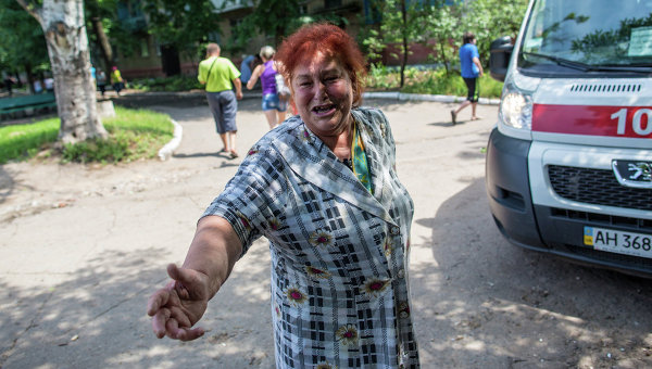 В Славянске пропаганда единой Украины ведется из БТРа В Славянске пропаганда единой Украины ведется из БТРа