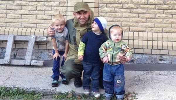 Лановой и другие известные актеры поддержали Новороссию Лановой и другие известные актеры поддержали Новороссию