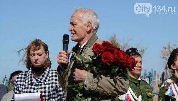 Лановой и другие известные актеры поддержали Новороссию Лановой и другие известные актеры поддержали Новороссию