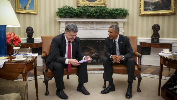 Порошенко: даже цветка не сломали! Порошенко: даже цветка не сломали!