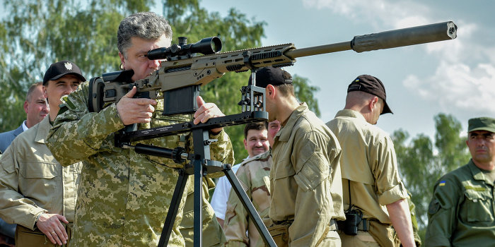 Порошенко будет защищать Украину своим полусекретным указом Порошенко будет защищать Украину своим полусекретным указом