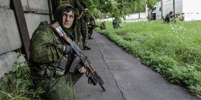 «Возьмем аэропорт и зачистим наш край от нечисти до границ Запорожья» «Возьмем аэропорт и зачистим наш край от нечисти до границ Запорожья»