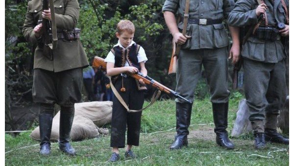 Украинский Гитлерюгенд будет обучаться снайперскому делу под крышей Филарета