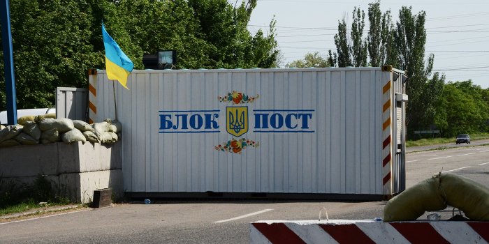 Под Мариуполем Нацгвардия прикрывается детьми-сиротами Под Мариуполем Нацгвардия прикрывается детьми-сиротами
