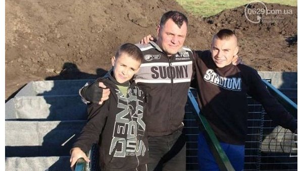 Под Мариуполем Нацгвардия прикрывается детьми-сиротами Под Мариуполем Нацгвардия прикрывается детьми-сиротами