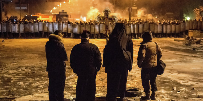 Зачем украинские радикалы ведут войну против православия? Зачем украинские радикалы ведут войну против православия?