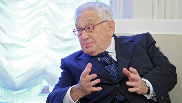 А сейчас, леди и джентльмены, встречайте: война Обамы против вируса Эболы А сейчас, леди и джентльмены, встречайте: война Обамы против вируса Эболы