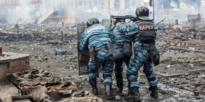 Reuters: Майор «Беркута» Дмитрий Садовник держал оружие «несуществующей» рукой Reuters: Майор «Беркута» Дмитрий Садовник держал оружие «несуществующей» рукой