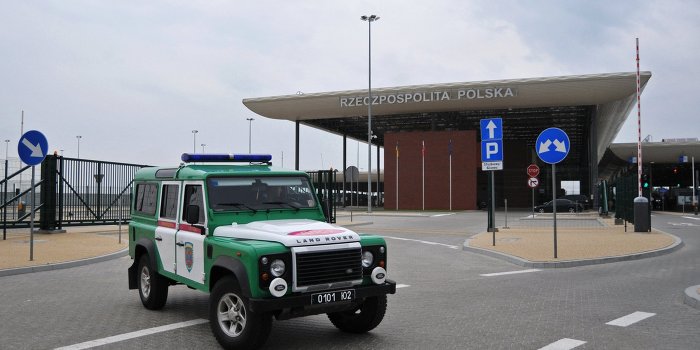 Польша закрыла украинцам окно в Европу Польша закрыла украинцам окно в Европу