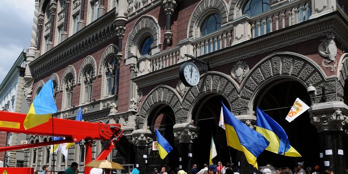 Украинцы проедают свои депозиты Украинцы проедают свои депозиты