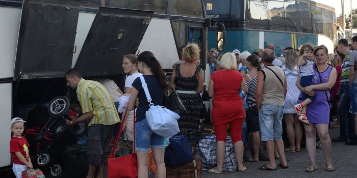 Беженцы из Донбасса вышли на акцию протеста в Киеве Беженцы из Донбасса вышли на акцию протеста в Киеве