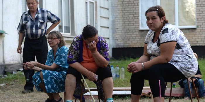 В Мелитополе односельчане приковали к забору обезумевшего украинского карателя В Мелитополе односельчане приковали к забору обезумевшего украинского карателя