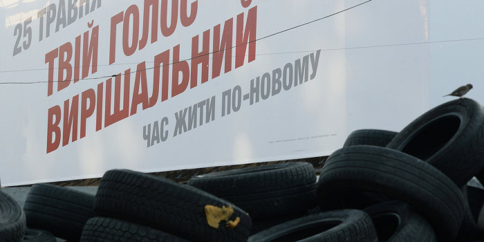 В Запорожье кандидат запугивает чиновников БТРом с пушкой В Запорожье кандидат запугивает чиновников БТРом с пушкой