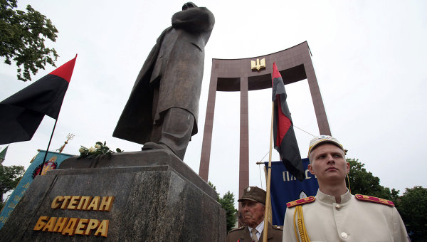 Странным стал город. Не живет, а конвульсирует Странным стал город. Не живет, а конвульсирует