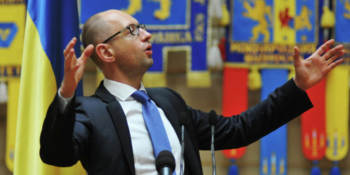 Яценюк назвал Азарова «национальным авторитетом Украины» Яценюк назвал Азарова «национальным авторитетом Украины»