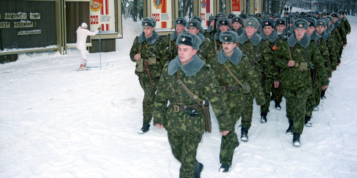 Украинским военным выдают обветшалую зимнюю форму 30-летней давности