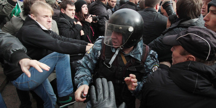 В Кременчуге местный «Евромайдан» воюет с «Правым сектором»